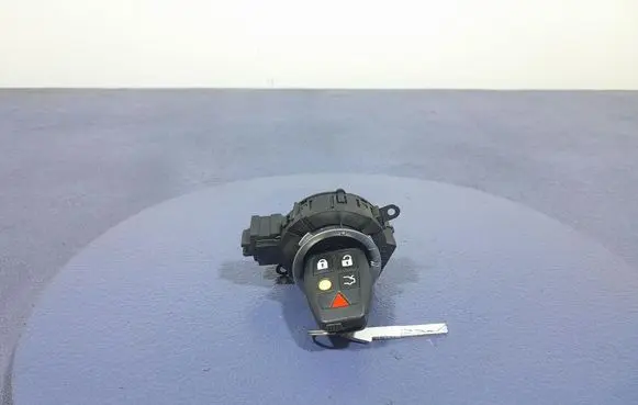 Volvo S40 Ignition lock 30768036