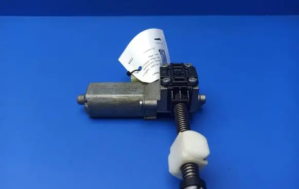 BMW 7 E65 E66 Seat adjustment motor 8316629 0390201990
