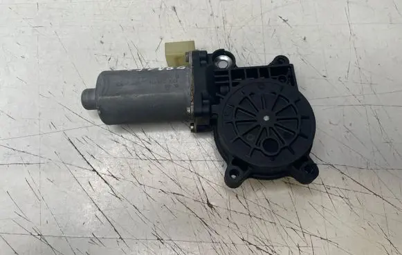 BMW X5 E53 Front door window regulator motor 8362064 119143XXX