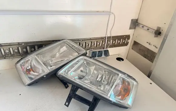 Volkswagen Transporter - Caravelle T5 Headlights/headlamps set 0301191302 7H1941016N 13661367
