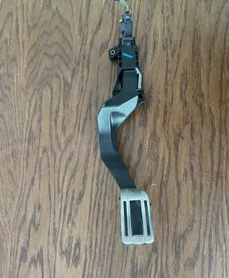 Peugeot 2008 II Accelerator throttle pedal 9827705480