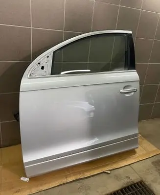 Audi Q7 4L Front door 