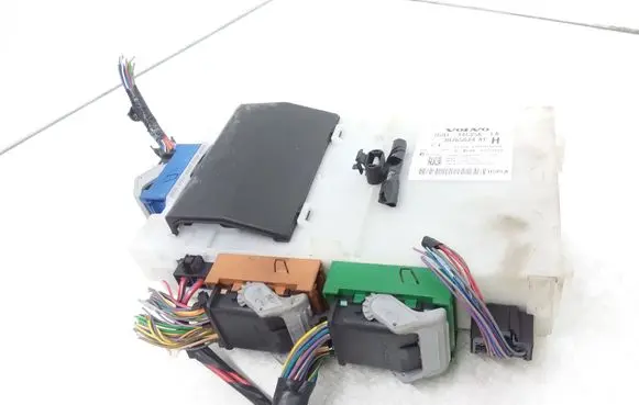 Volvo V70 Fuse module 30765624 7G9T14C256FA