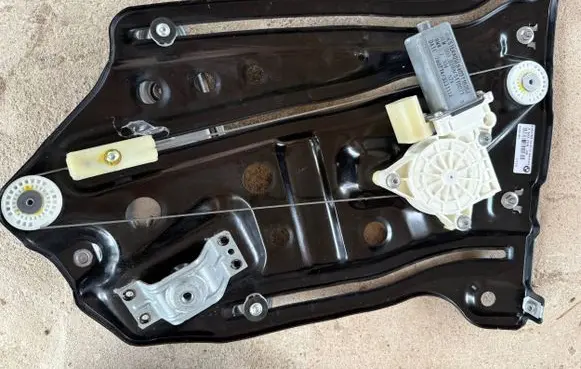 BMW 6 F12 F13 Sliding door window regulator with motor 7303788 58068001