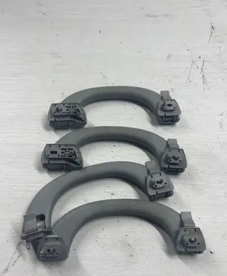 Mercedes-Benz E W211 Front interior roof grab handle A2118100051
