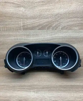 Alfa Romeo Giulietta Speedometer (instrument cluster) 50521893 A2C32418900