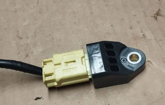 Toyota RAV 4 (XA30) Airbag deployment crash/impact sensor 8983133020
