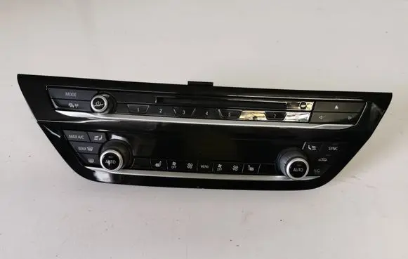 BMW 5 G30 G31 Climate control unit 6826844