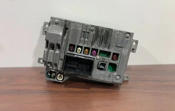 Chrysler Pacifica GPS navigation control unit/module 68401447AB 269803517