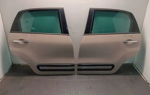 Fiat 500L Rear door 51883291