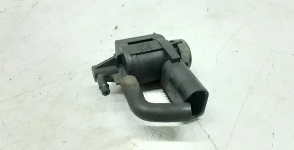 Audi A4 S4 B7 8E 8H Vacuum valve 1J0906283C