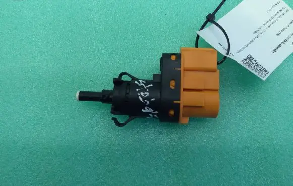Jaguar F-Pace Brake pedal sensor switch HK839G854AA