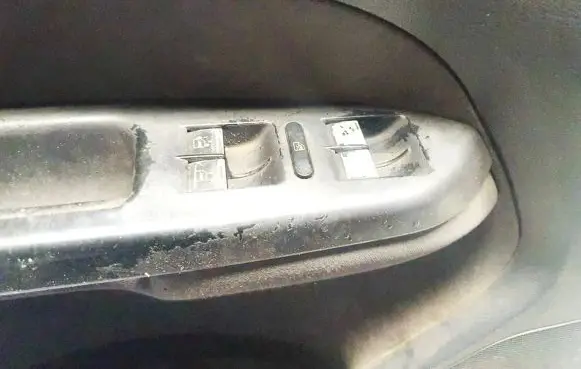 Volkswagen Touran I Electric window control switch