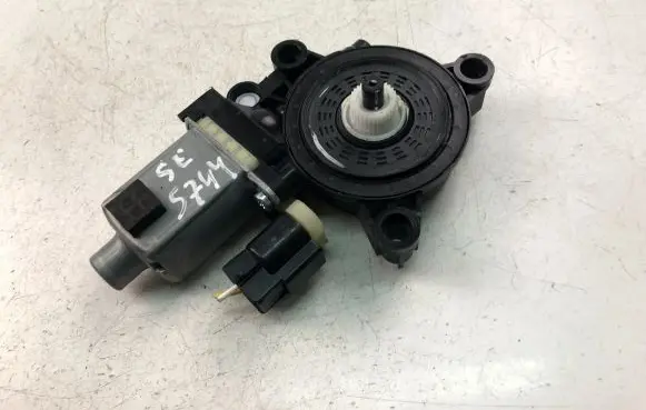 KIA Ceed Front door window regulator motor 83450J7000
