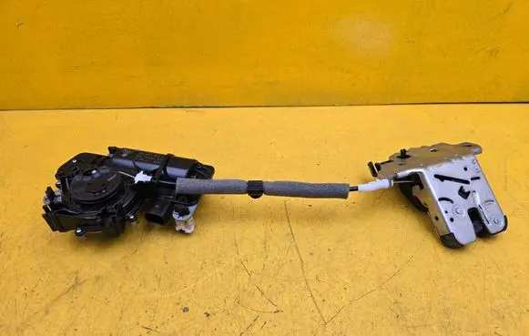 Audi A5 Tailgate window lock/catch/latch 3V5827887A 4M0827506D