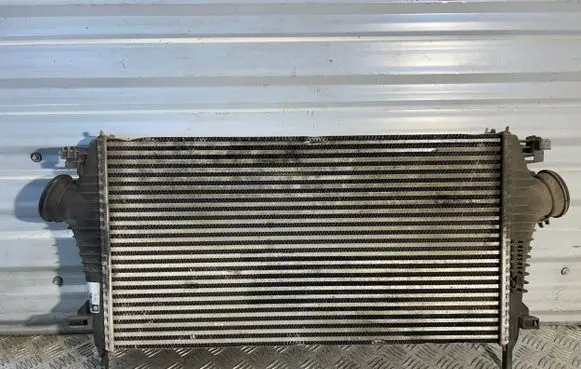 Opel Insignia A Intercooler radiator 13241751 P1831001