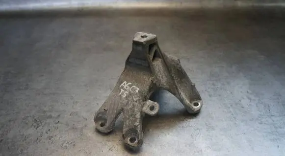Audi A6 C7 Engine mounting bracket 8K0199308BH