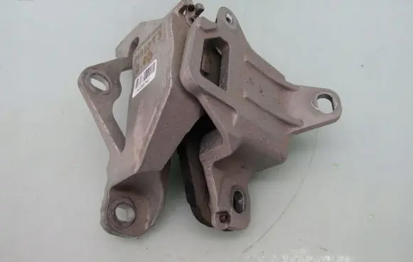 Mazda 3 Gearbox mounting bracket