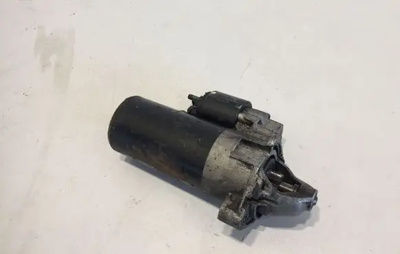 Volkswagen PASSAT B5.5 Starter motor 068911024F