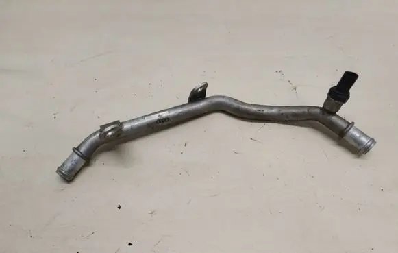 Audi A8 S8 D4 4H Engine coolant pipe/hose 057121064E