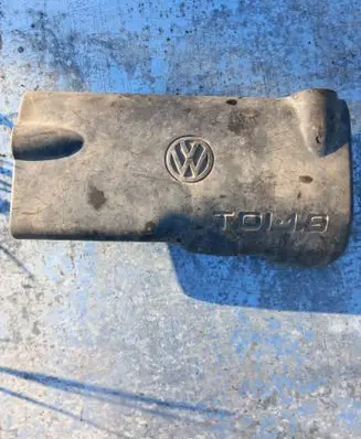 Volkswagen Golf III Engine cover (trim) 028103935B 012527A