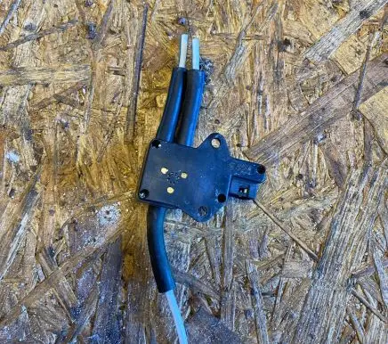 Mercedes-Benz E W124 Valve vacuum 1248001578