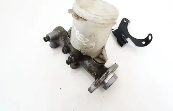 Subaru Impreza I Master brake cylinder