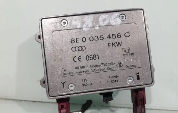 Audi A8 S8 D3 4E Aerial antenna amplifier 8E0035456C