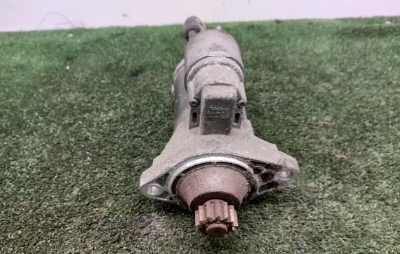Volkswagen PASSAT B6 Starter motor 02E911022C