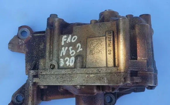 BMW 5 F10 F11 Oil pump 