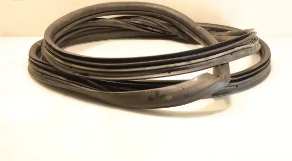 Opel Combo E Rubber seal front door (on door) 