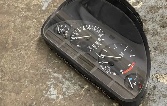 BMW 5 E39 Speedometer (instrument cluster) 62116914913 110008735135