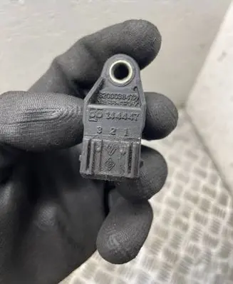 Renault Espace IV Camshaft position sensor 8200038472