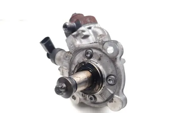 BMW 5 F10 F11 Fuel injection high pressure pump 7810696 0445010517