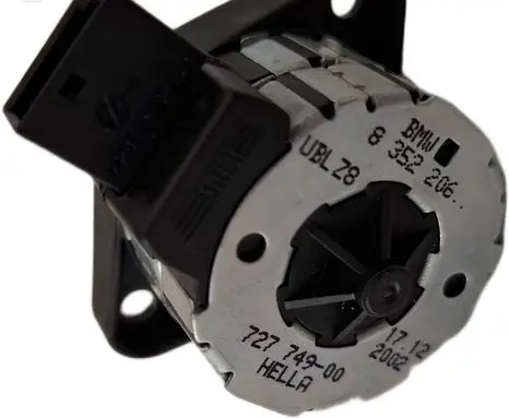 BMW 7 E38 Headlight level adjustment motor 8352206 72774900 67168352206