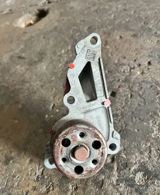Nissan Qashqai Water pump 210109334R