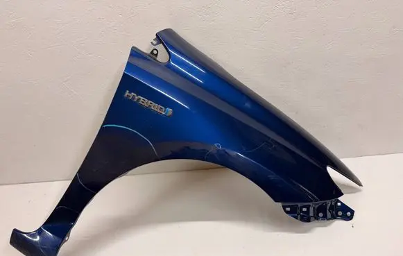Toyota Auris E180 Fender AURISIIBLOTNIK