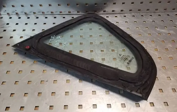 Mitsubishi Colt Rear side window