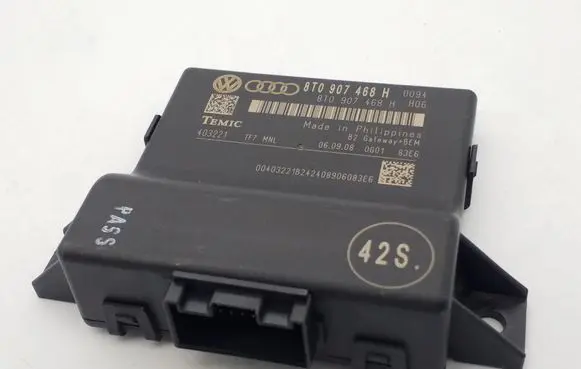 Audi A4 S4 B8 8K Gateway control module 8T0907468H