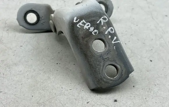 Toyota Verso Front door upper hinge 