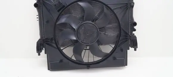 Mercedes-Benz V Class W447 Coolant radiator