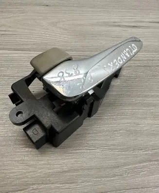 Mitsubishi Outlander Front door interior handle MN105359