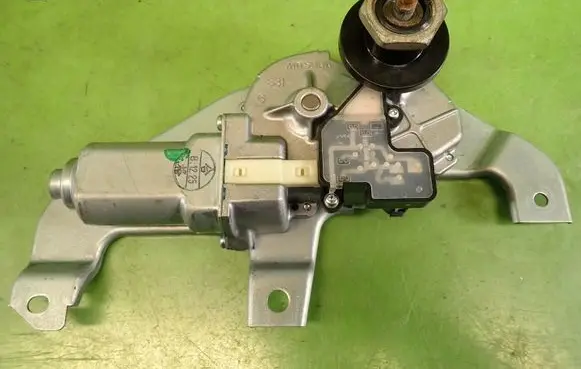 Suzuki SX4 Rear window wiper motor