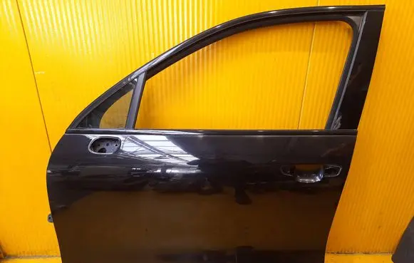 Porsche Cayenne (92A) Front door