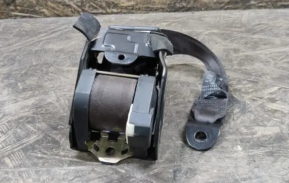Jaguar XJS Rear seatbelt 65370A2 HNC7065AD 00063449
