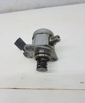 BMW 7 F01 F02 F03 F04 Fuel injection high pressure pump 7595339 0261520068 0129244