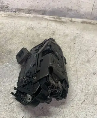 Volkswagen Taigo Rear door lock