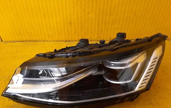 Volkswagen Transporter - Caravelle T7 Headlight/headlamp 7T1941081A