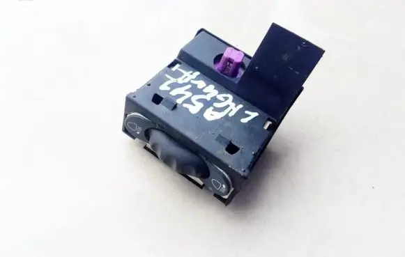 Renault Laguna I Headlight level height control switch 7700419690