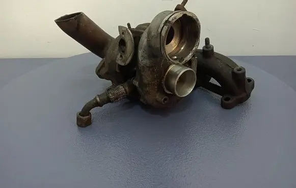 Volkswagen Golf IV Turbo system vacuum part 038253016F